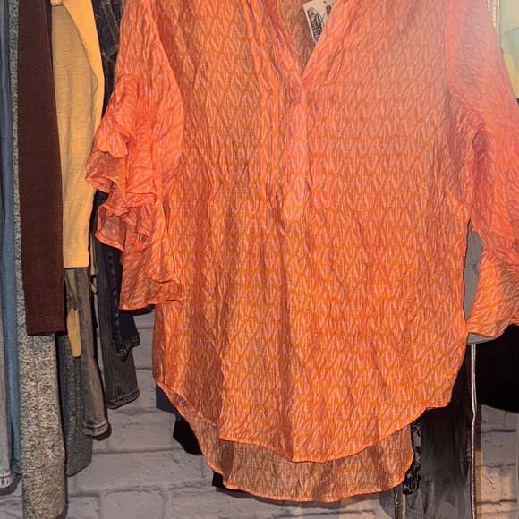 Vince Camuto • NWT Women's Orange & Pink  Ruffle Sleeve Top - Picture 5 of 5